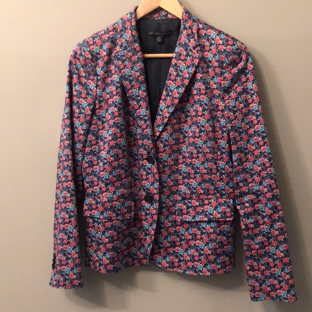 Brooks Brothers Women’s 346 floral blazer (size 6)